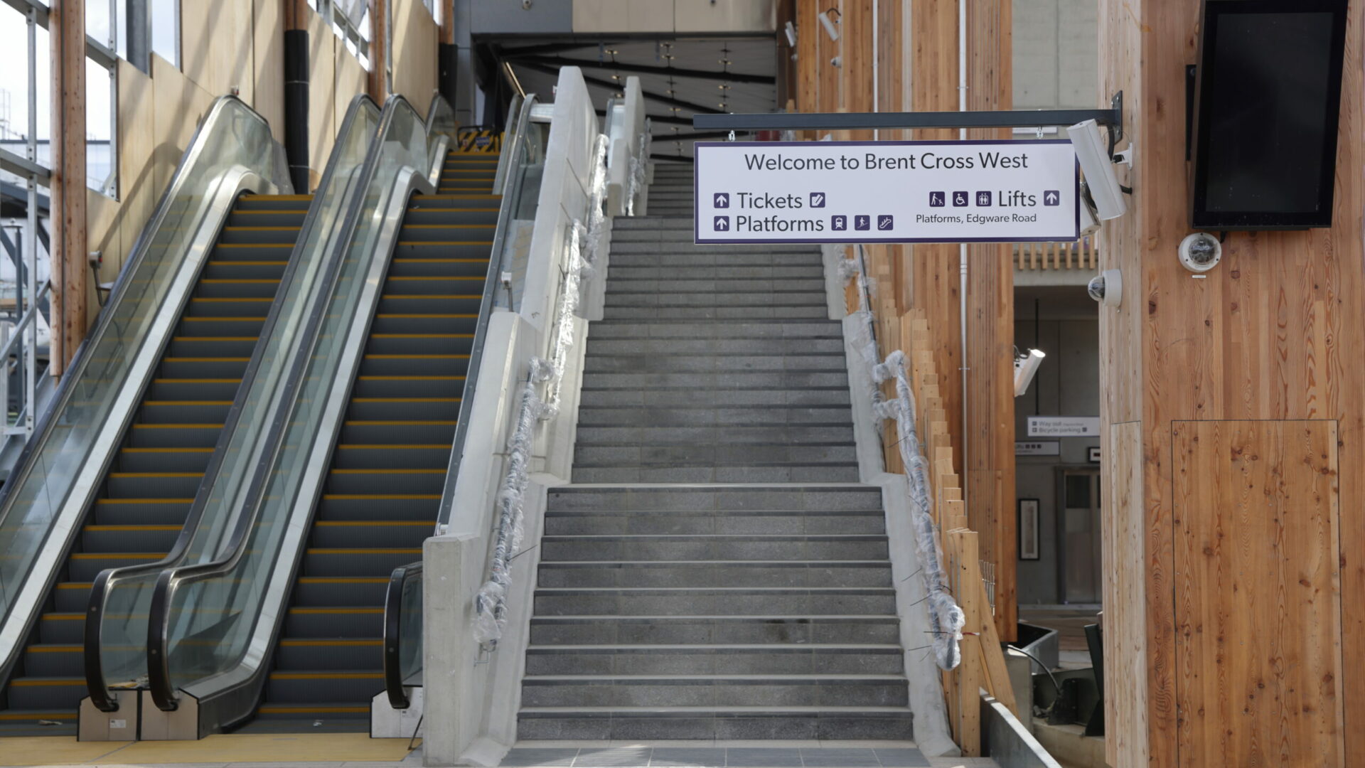 Brent Cross West Station (Brent Cross Town)