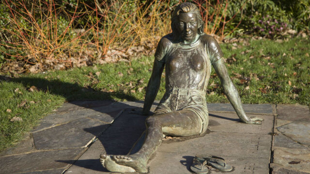 Golders Hill Girl, Golders hill park (Brent Cross Town)