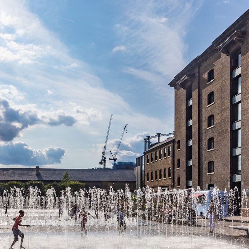 Photo of Granary Square and fountains at King's Cross, London. (Brent Cross Town)