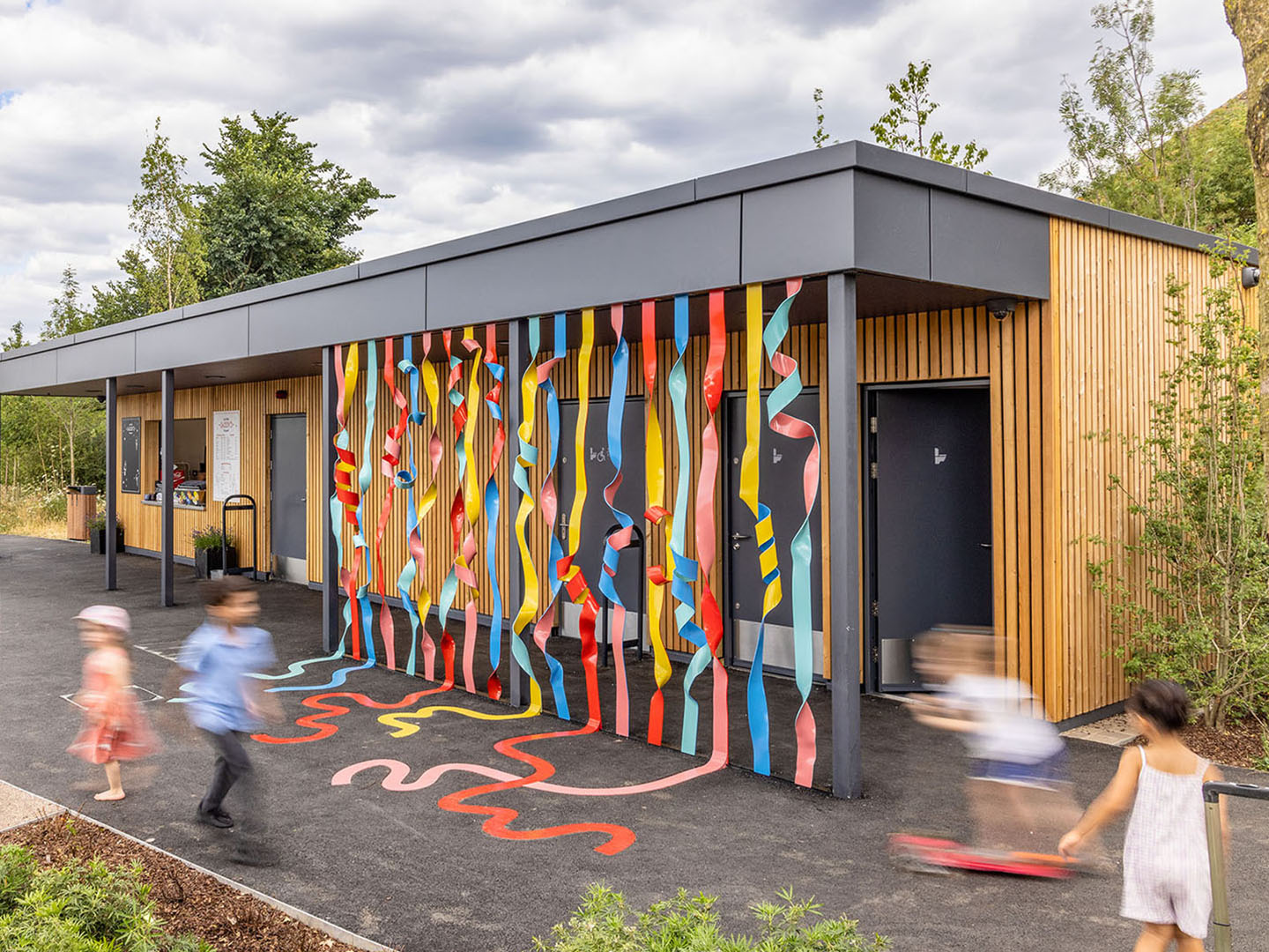 Kiosk in Claremont Park with Hanna Benihoud's Rainbow of Ribbons (Brent Cross Town)
