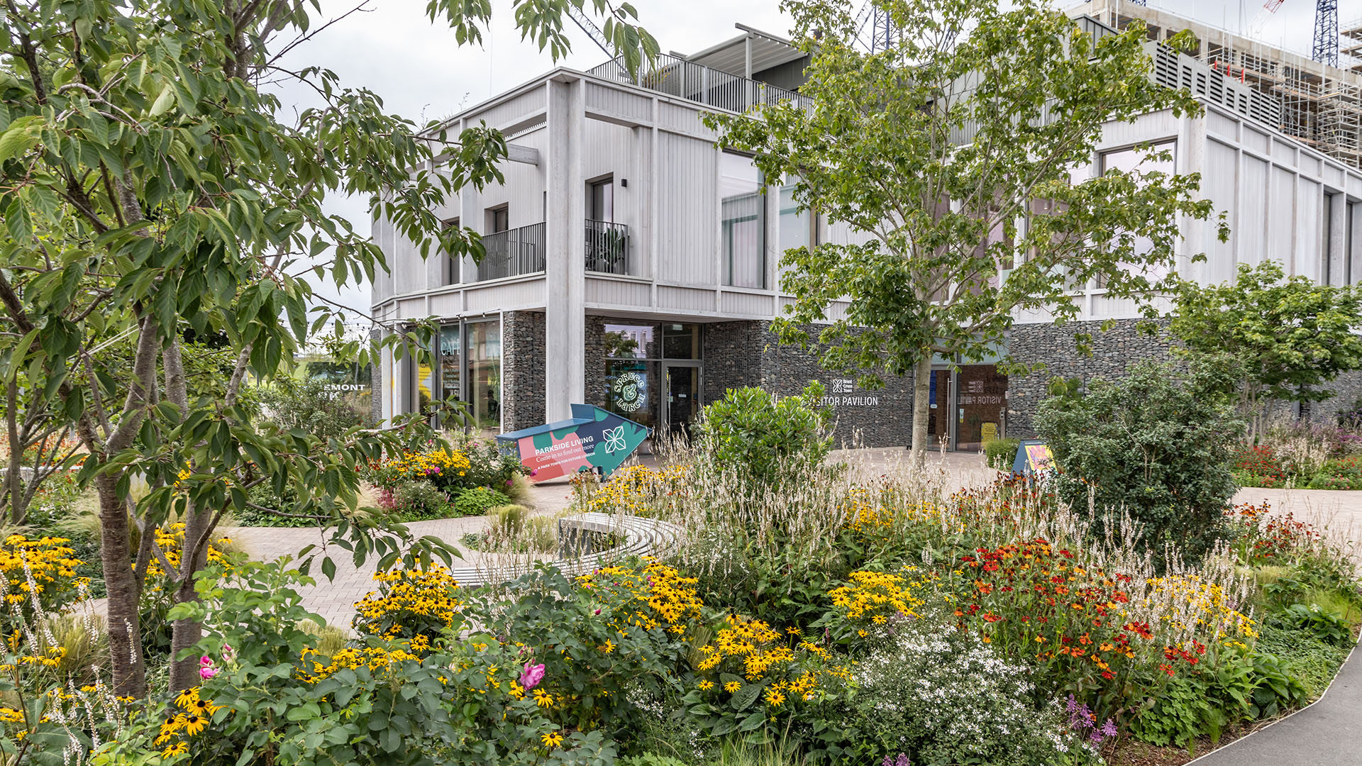 Visitor Pavilion in summer, Brent Cross Town. (Brent Cross Town)