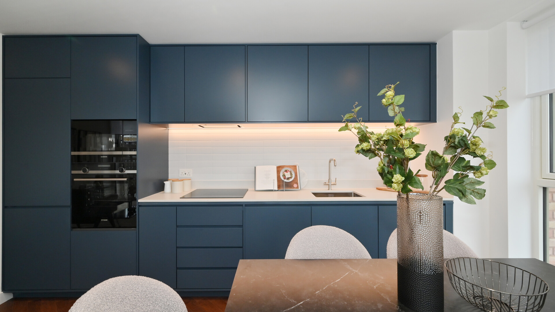 Photo of a kitchen-diner at the Delamarre apartment in Brent Cross Town. (Brent Cross Town)